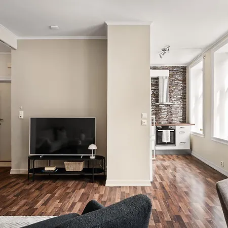 Bb I 300m To Bryggen & Train Station Apartment *