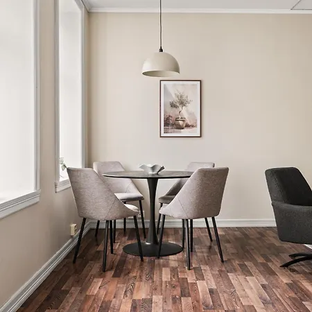 Bb I 300m To Bryggen & Train Station * 卑爾根