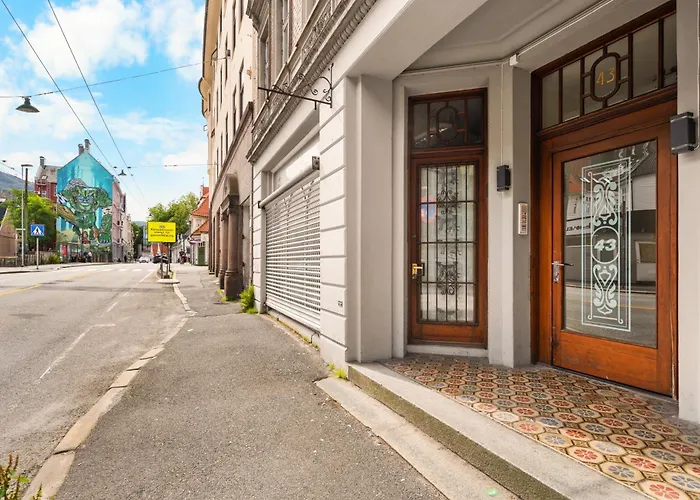Bb I 300m To Bryggen & Train Station Apartamento *